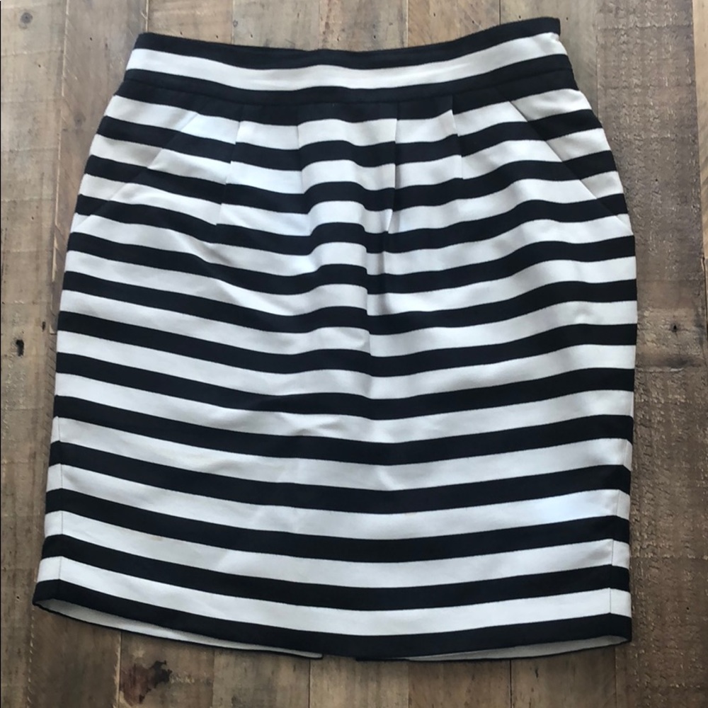 Banana Republic Black & White Stripped Skirt
